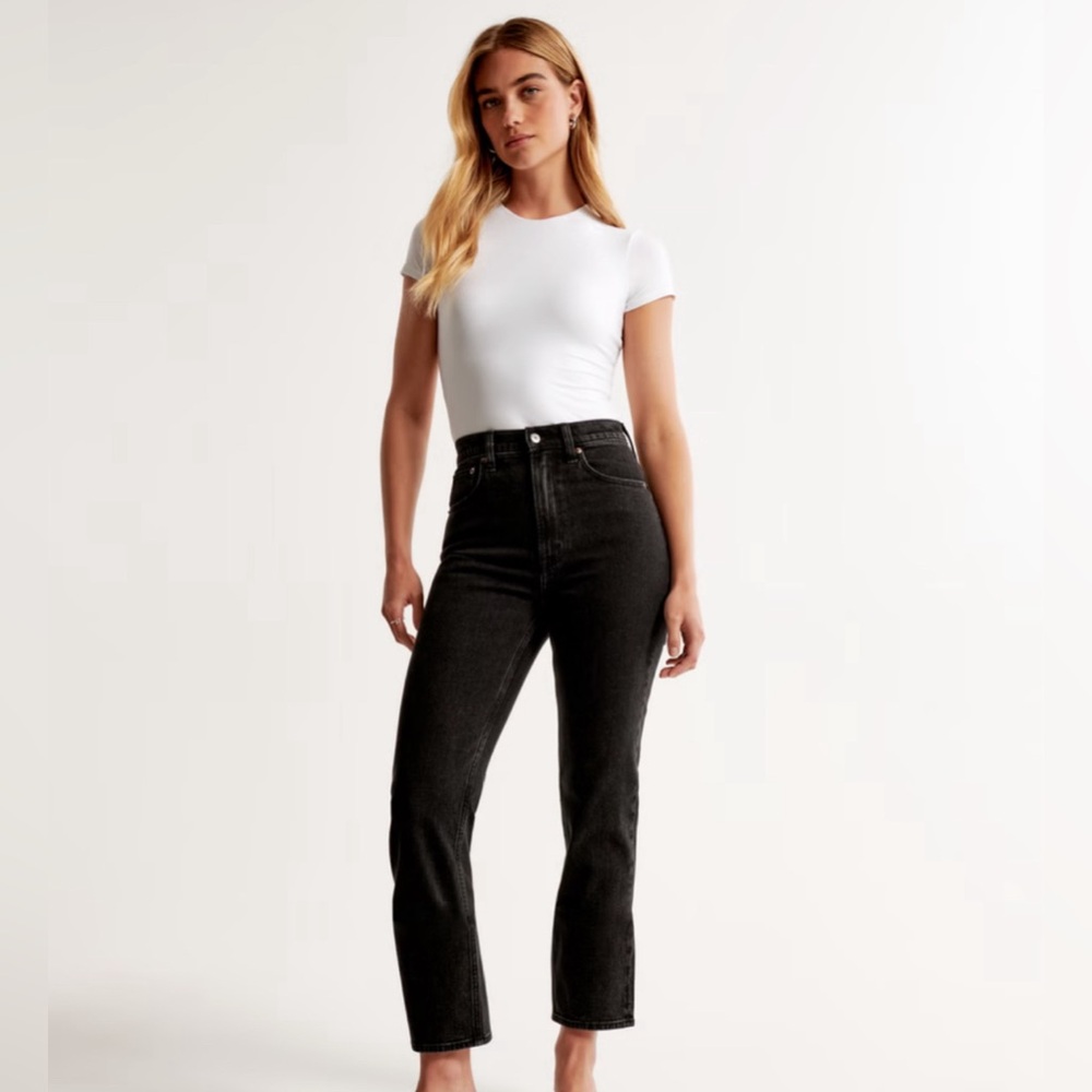 Abercrombie Curve Love Ultra Straight High Rise Ankle straight 27P 4 short